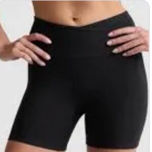 Beyond Yoga Women’s Black High-Waist Biker Shorts